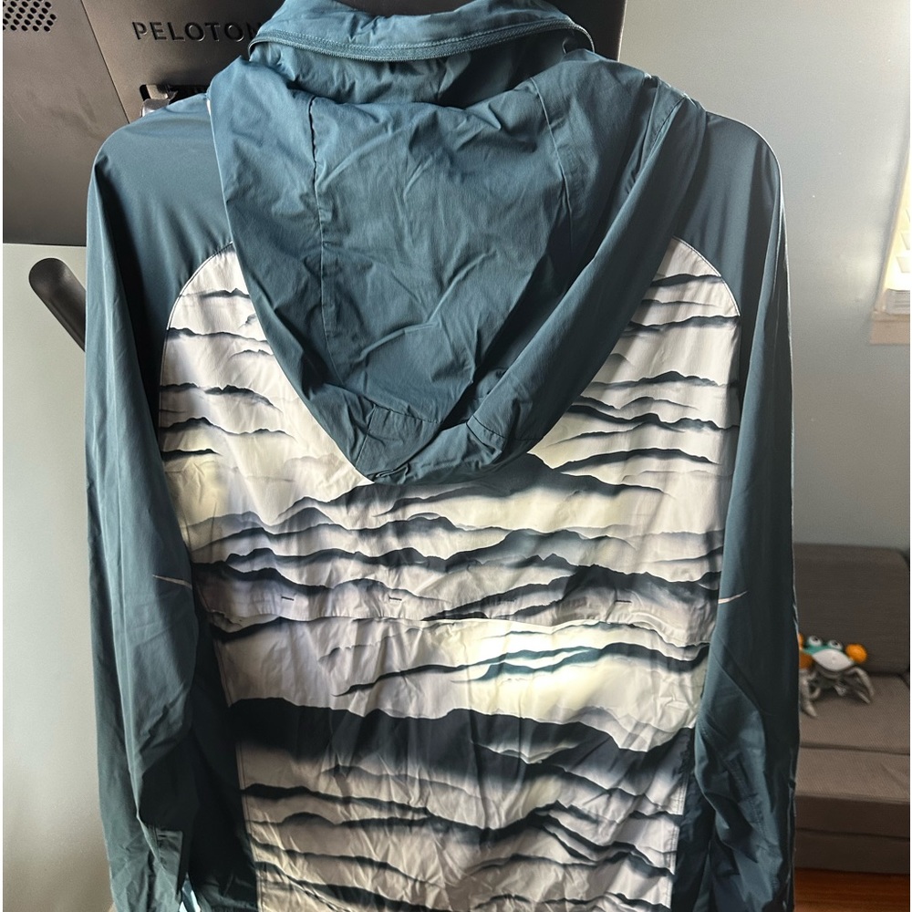 Lululemon vented running jacket